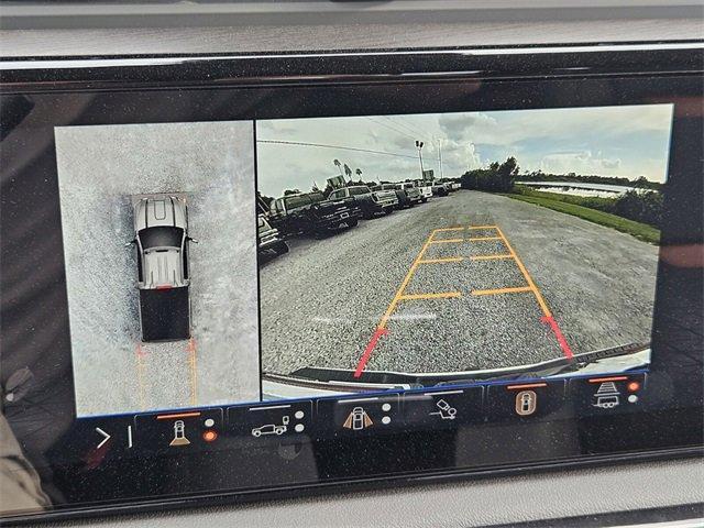 Photo of 2025 Summit White GMC Sierra 2500
