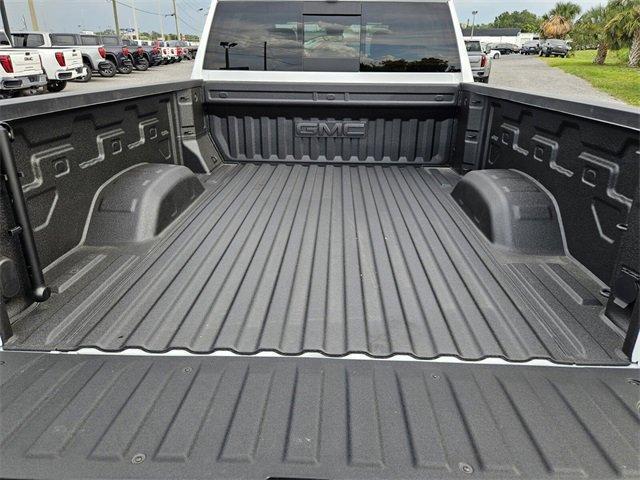 Photo of 2025 Summit White GMC Sierra 2500