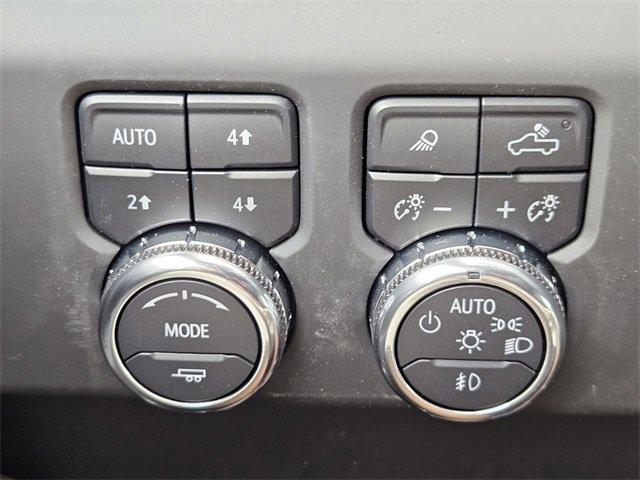 Photo of 2025 Summit White GMC Sierra 2500