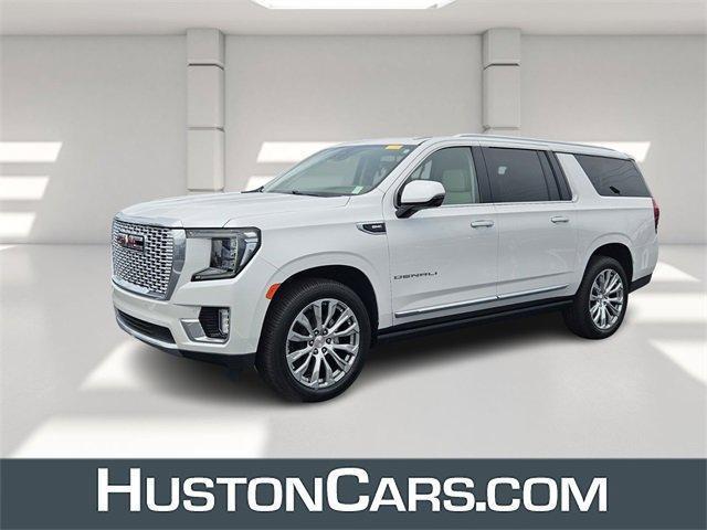 Photo of 2023 White Frost Tri-Coat GMC Yukon XL
