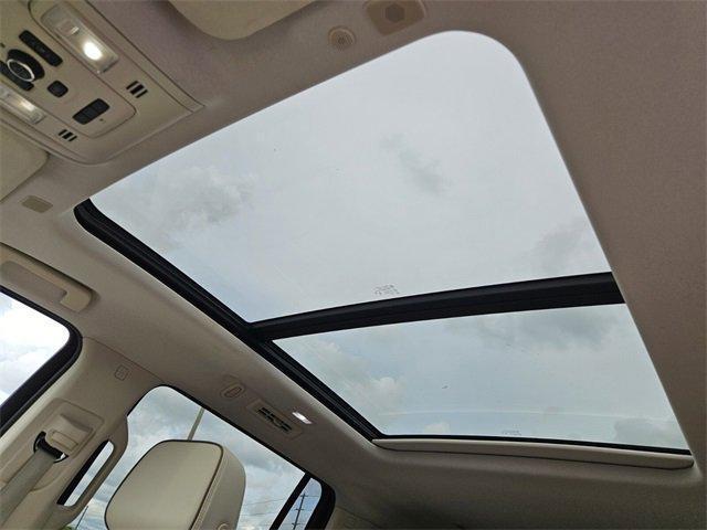 Photo of 2023 White Frost Tri-Coat GMC Yukon XL