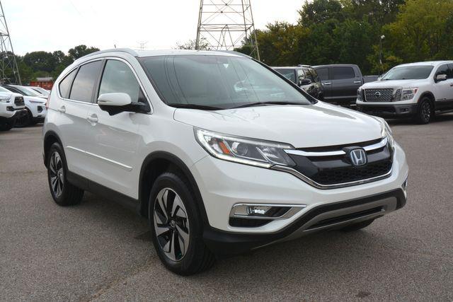 Photo of 2015 White Honda CR-V