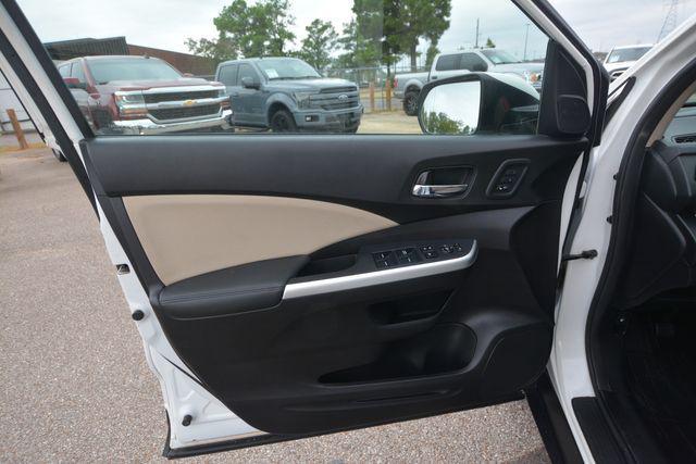 Photo of 2015 White Honda CR-V