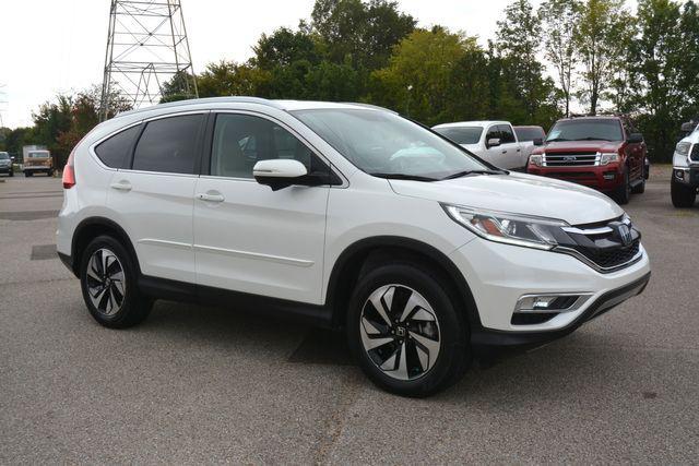 Photo of 2015 White Honda CR-V