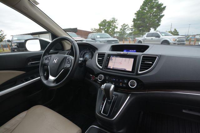 Photo of 2015 White Honda CR-V