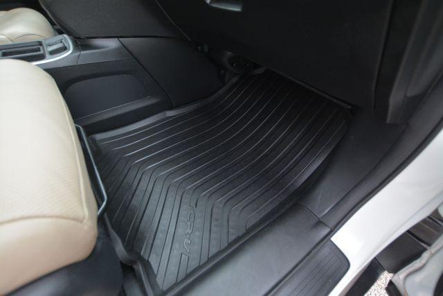 Photo of 2015 White Honda CR-V
