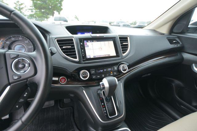 Photo of 2015 White Honda CR-V