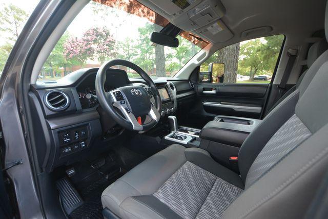 Photo of 2018 Gray Toyota Tundra