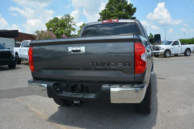 Photo of 2018 Gray Toyota Tundra