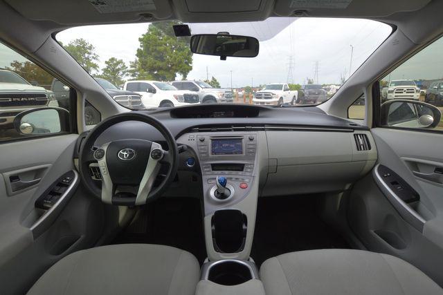 Photo of 2015 White Toyota Prius