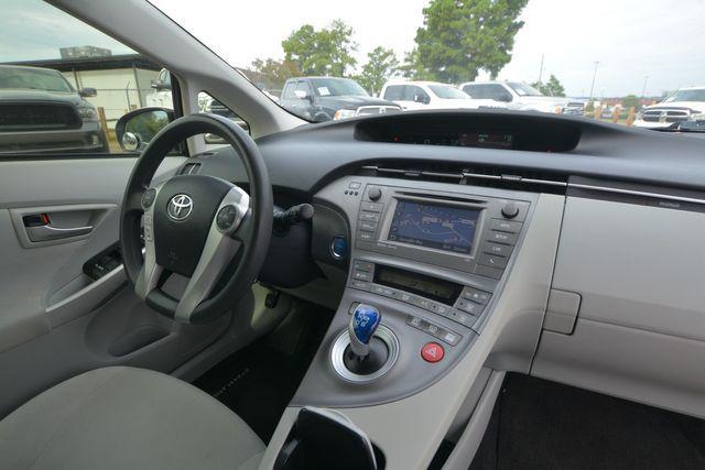 Photo of 2015 White Toyota Prius
