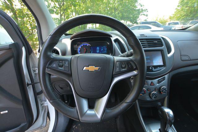 Photo of 2016 White Pearl Tricoat Chevrolet Trax