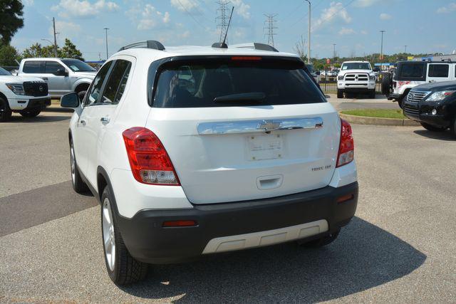 Photo of 2016 White Pearl Tricoat Chevrolet Trax