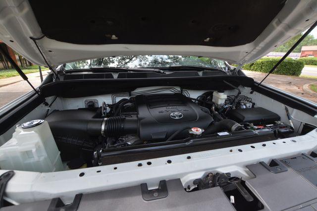 Photo of 2018 Super White Toyota Tundra