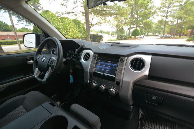Photo of 2018 Super White Toyota Tundra