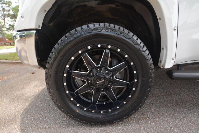 Photo of 2018 Super White Toyota Tundra