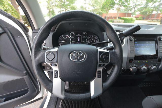 Photo of 2018 Super White Toyota Tundra