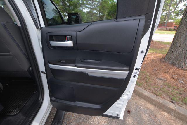 Photo of 2018 Super White Toyota Tundra