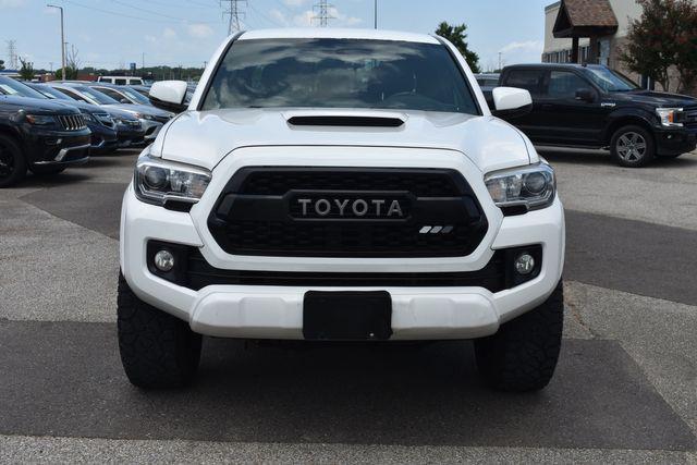 Photo of 2017 Super White Toyota Tacoma
