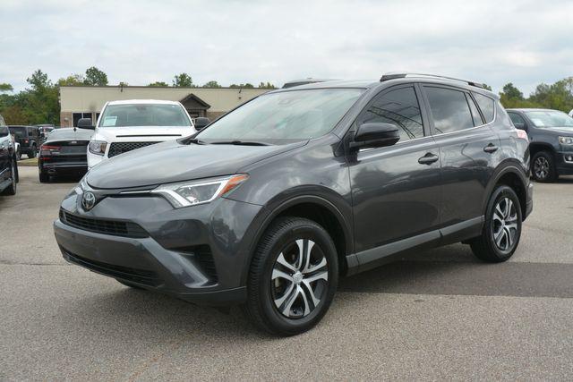 Photo of 2018 Magnetic Gray Metallic Toyota RAV4