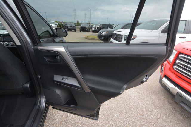Photo of 2018 Magnetic Gray Metallic Toyota RAV4