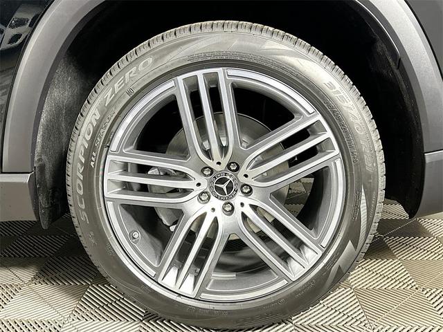 Photo of 2026 Black Mercedes-Benz GLS 450