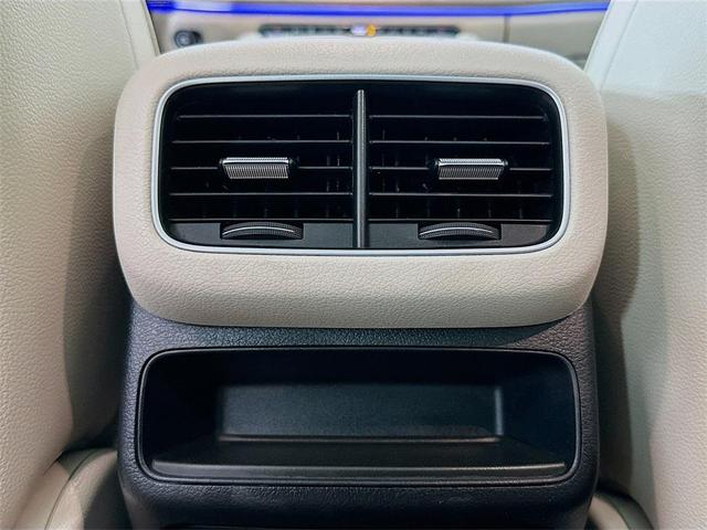 Photo of 2022 Polar White Mercedes-Benz GLE 350
