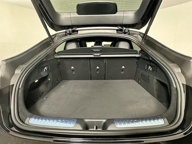 Photo of 2026 Black Mercedes-Benz GLC 300