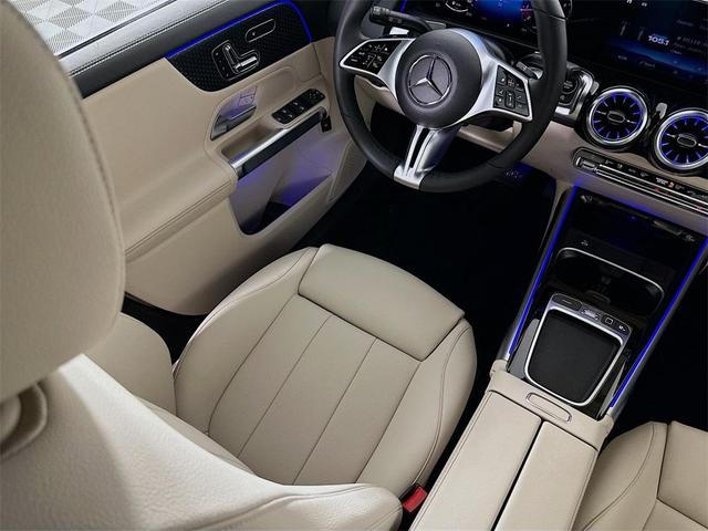 Photo of 2025 White Mercedes-Benz GLB 250