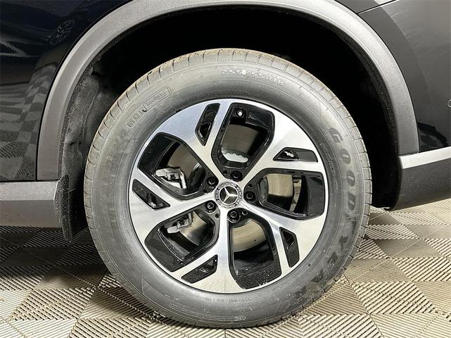 Photo of 2025 Black Mercedes-Benz GLC 350e