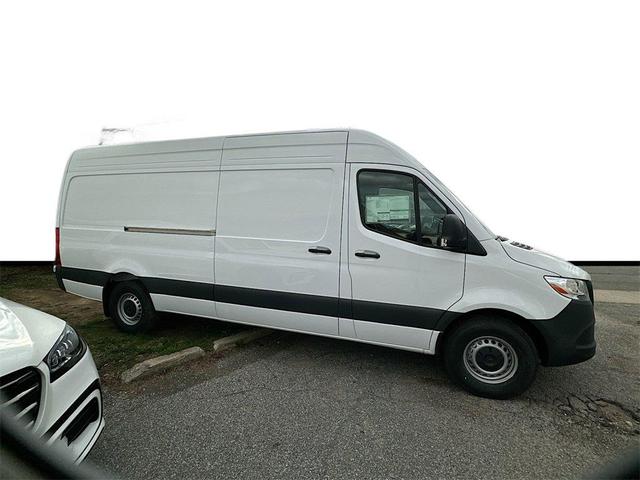 Photo of 2025 White Mercedes-Benz Sprinter 2500
