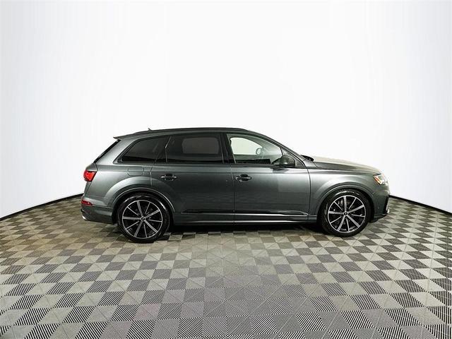 Photo of 2021 Daytona Gray Pearl Effect Audi SQ7
