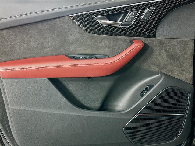 Photo of 2021 Daytona Gray Pearl Effect Audi SQ7