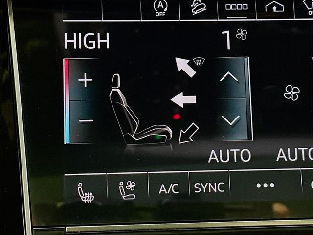Photo of 2021 Daytona Gray Pearl Effect Audi SQ7