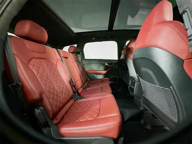 Photo of 2021 Daytona Gray Pearl Effect Audi SQ7