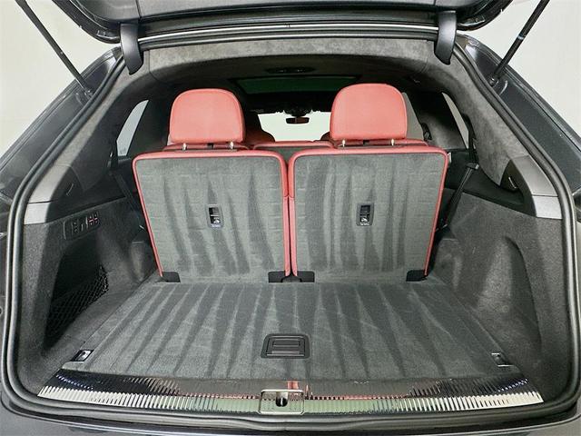 Photo of 2021 Daytona Gray Pearl Effect Audi SQ7