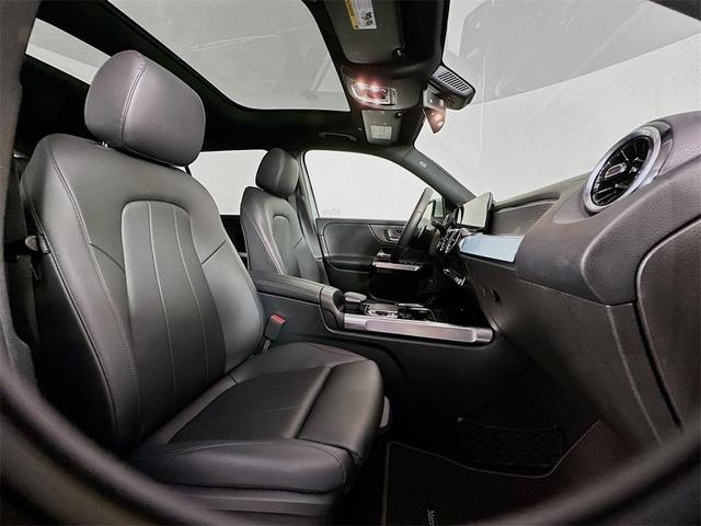 Photo of 2020 Iridium Silver Metallic Mercedes-Benz GLB 250