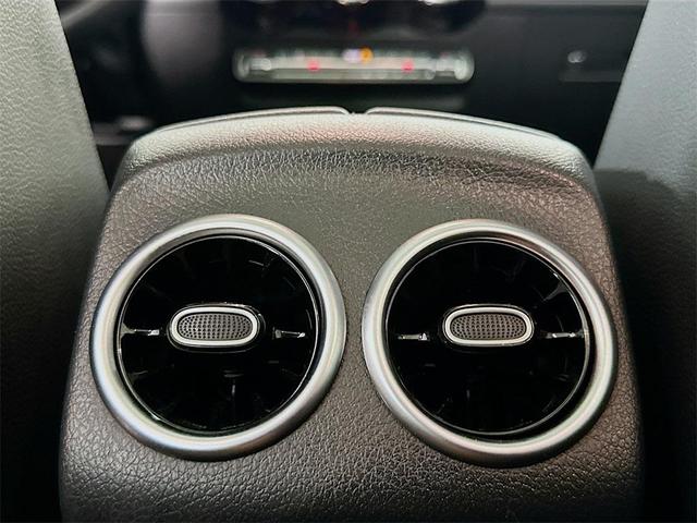 Photo of 2020 Iridium Silver Metallic Mercedes-Benz GLB 250