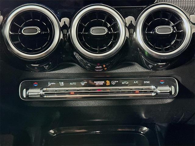 Photo of 2020 Iridium Silver Metallic Mercedes-Benz GLB 250