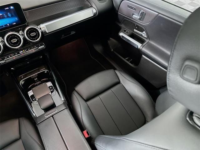 Photo of 2020 Iridium Silver Metallic Mercedes-Benz GLB 250