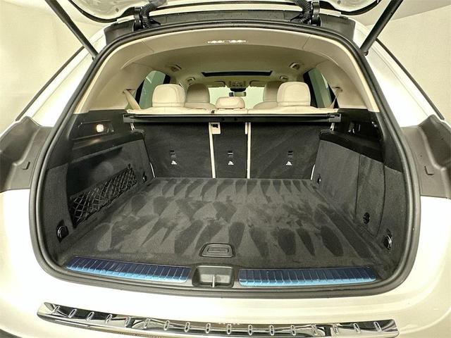 Photo of 2021 Polar White Mercedes-Benz GLE 350