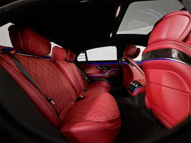 Photo of 2025 Black Mercedes-Benz S-Class