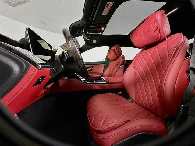 Photo of 2025 Black Mercedes-Benz S-Class