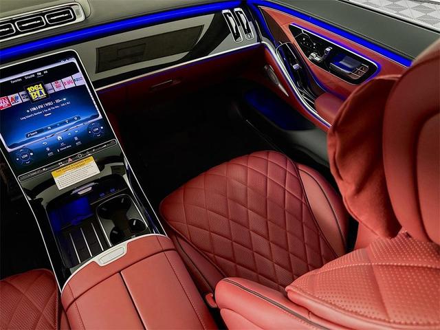 Photo of 2025 Black Mercedes-Benz S-Class