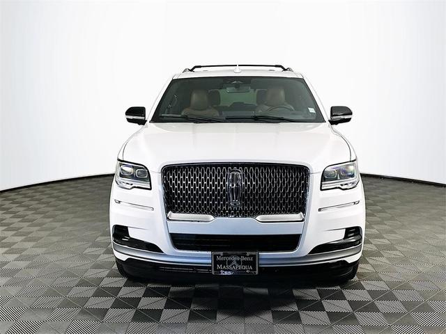 Photo of 2023 Pristine White Lincoln Navigator