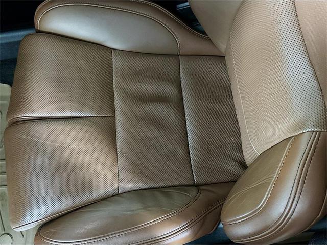 Photo of 2023 Pristine White Lincoln Navigator