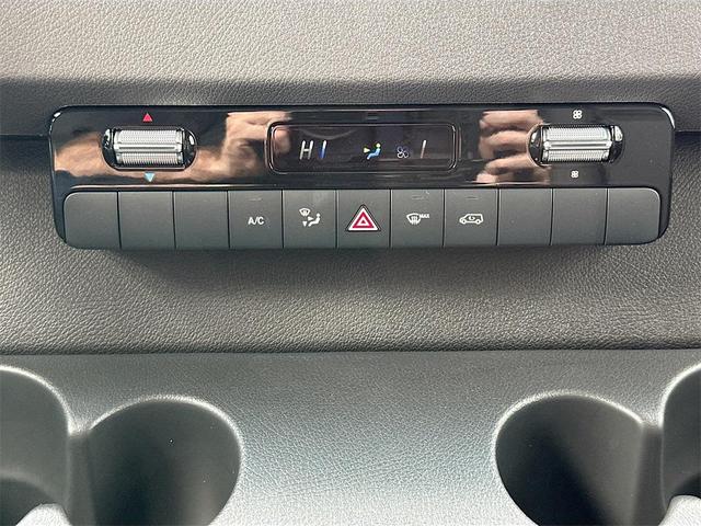 Photo of 2025 White Mercedes-Benz Sprinter 2500