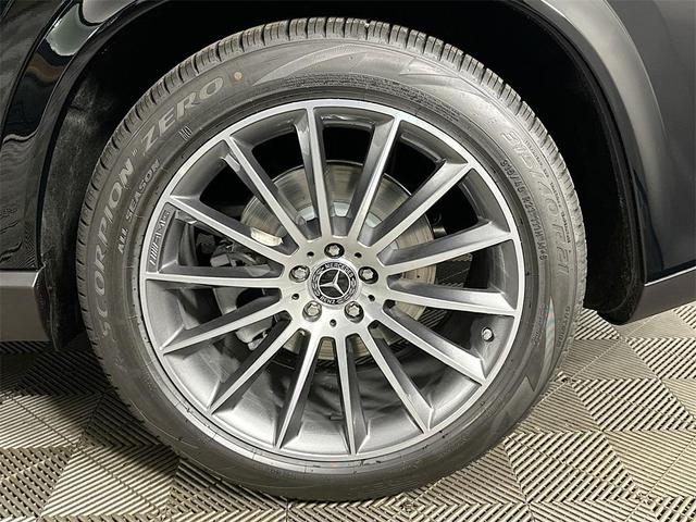 Photo of 2026 Black Mercedes-Benz GLE 580