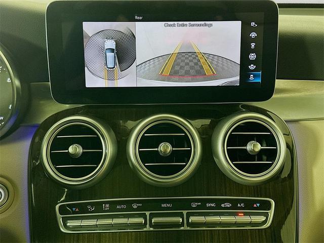 Photo of 2022 Polar White Mercedes-Benz GLC 300