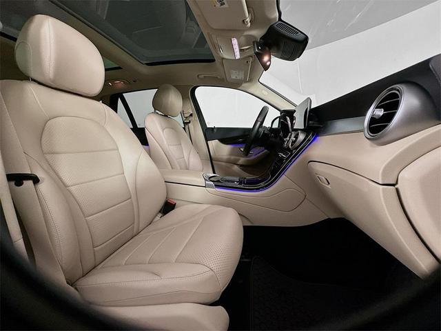 Photo of 2022 Polar White Mercedes-Benz GLC 300